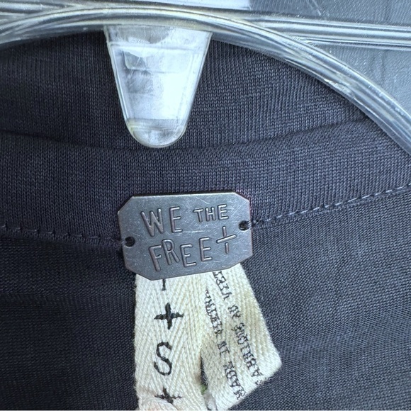 Free People We the Free High/Low Henley Top Sz Small Lagenlook Momcore - Picture 6 of 9